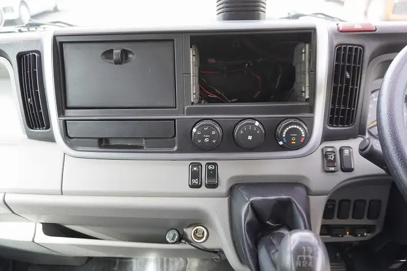 三菱 キャンター 小型 アルミバン パワーゲート サイドドアの中古トラック画像13