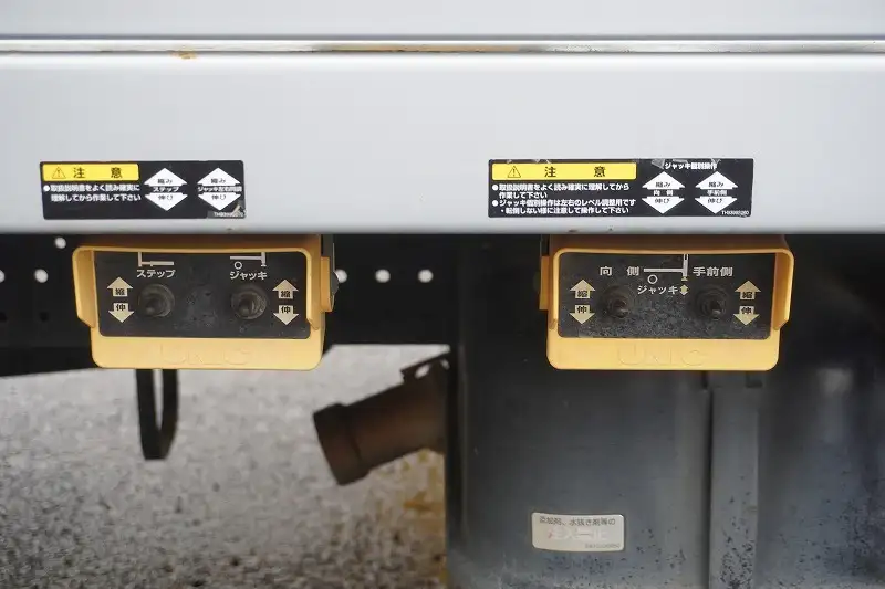 いすゞ エルフ 小型 車両重機運搬 ラジコン ウインチの中古トラック画像9