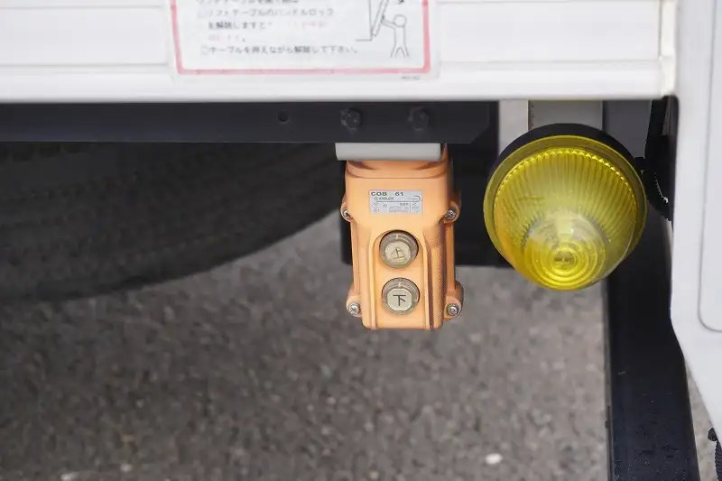 いすゞ エルフ 小型 アルミバン パワーゲート TRG-NLR85ANの中古トラック画像9