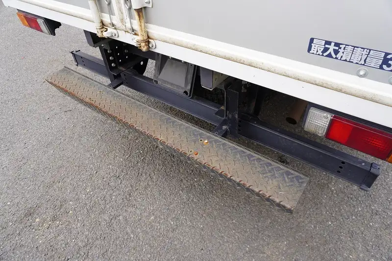 三菱 キャンター 小型 アルミバン サイドドア 2PG-FEB80の中古トラック画像8