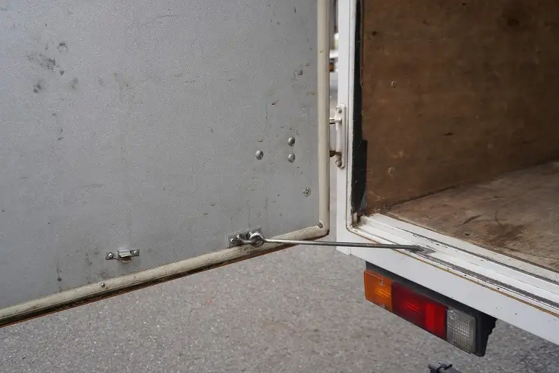 三菱 キャンター 小型 アルミバン サイドドア 2PG-FEB80の中古トラック画像7