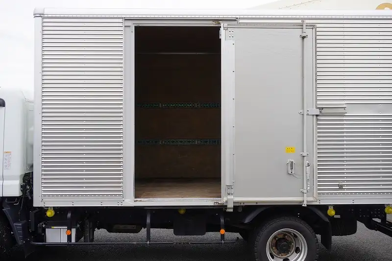 三菱 キャンター 小型 アルミバン サイドドア 2PG-FEB80の中古トラック画像9