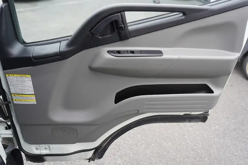 三菱 キャンター 小型 アルミバン サイドドア 2PG-FEB80の中古トラック画像15