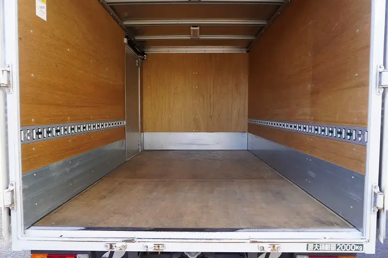 三菱 キャンター 小型 アルミバン サイドドア 3枚観音の中古トラック画像5