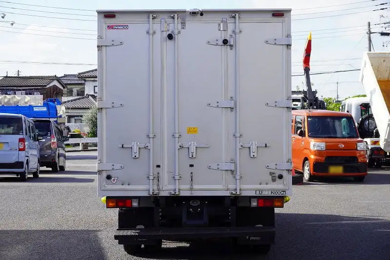 三菱 キャンター 小型 アルミバン サイドドア 3枚観音の中古トラック画像3