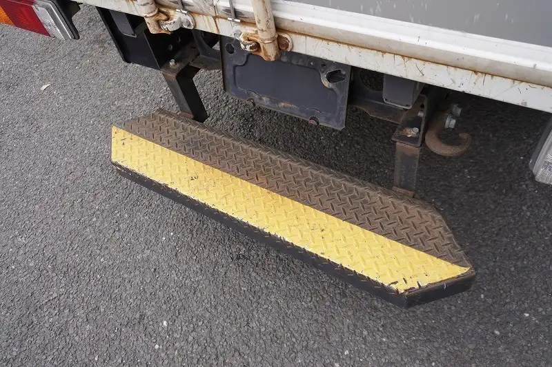 日野 デュトロ 小型 アルミバン 2RG-XZC605M R2の中古トラック画像10