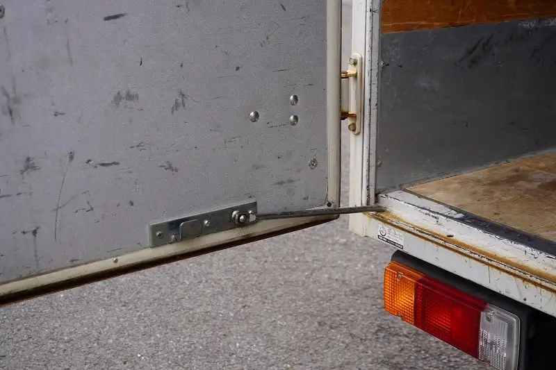 日野 デュトロ 小型 アルミバン 2RG-XZC605M R2の中古トラック画像9