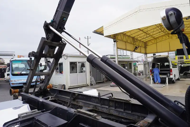 三菱 ファイター 中型/増トン アームロール ツインホイスト 2KG-FK71Fの中古トラック画像6