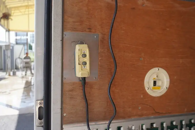 いすゞ エルフ 小型 アルミバン パワーゲート TRG-NPR85ANの中古トラック画像7