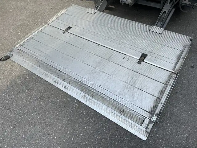 いすゞ フォワード 中型/増トン 冷凍冷蔵 低温 パワーゲートの中古トラック画像6