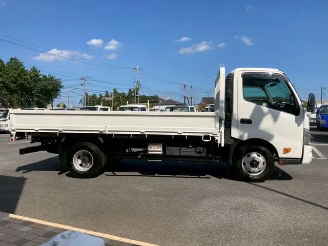 日野 デュトロ 小型 平ボディ  R4の中古トラック画像2