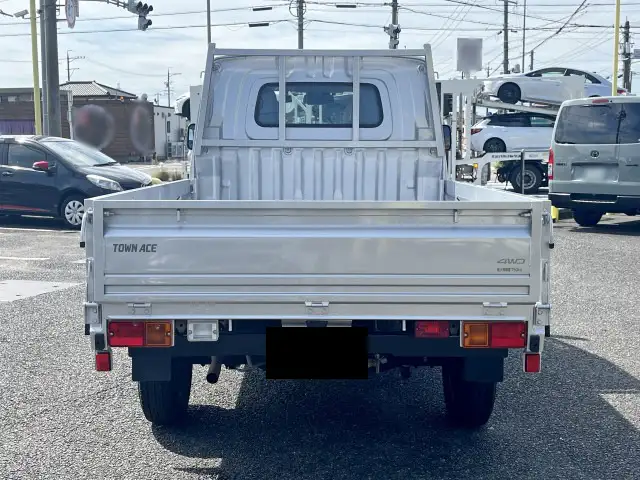 トヨタ タウンエース 小型 平ボディ 5BF-S413U R4の中古トラック画像4