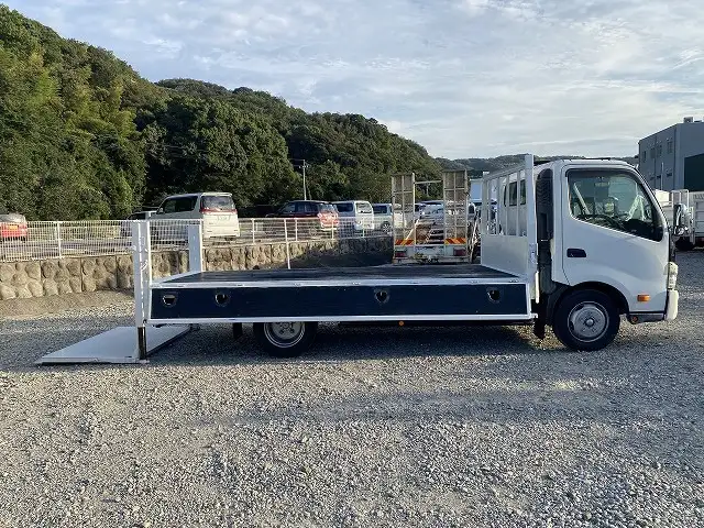 日野 デュトロ 小型 平ボディ パワーゲート SKG-XZU710Mの中古トラック画像6