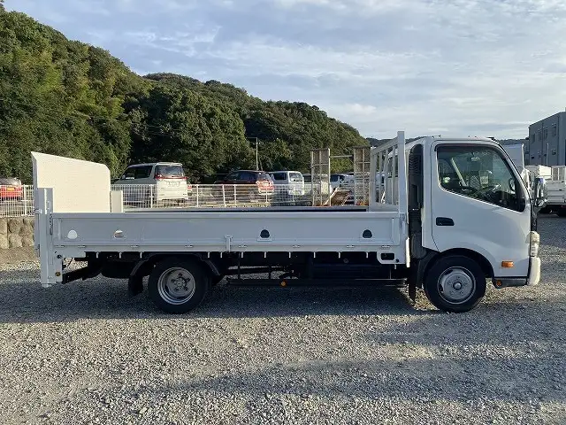 日野 デュトロ 小型 平ボディ パワーゲート SKG-XZU710Mの中古トラック画像3