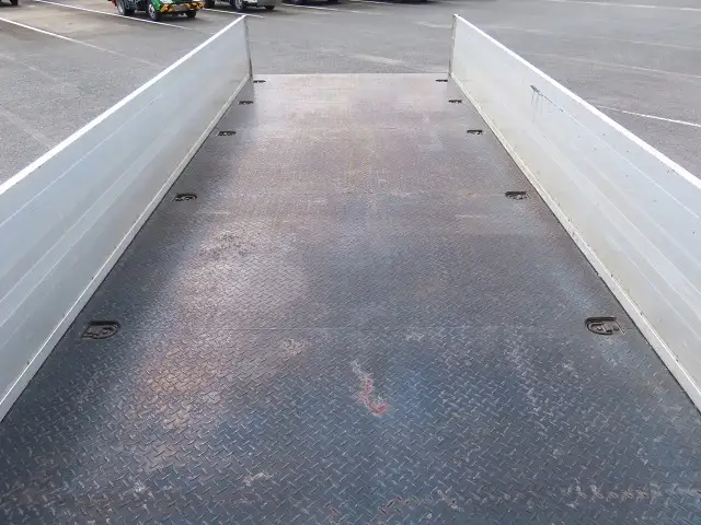 いすゞ フォワード 中型/増トン 平ボディ 床鉄板 エアサスの中古トラック画像6