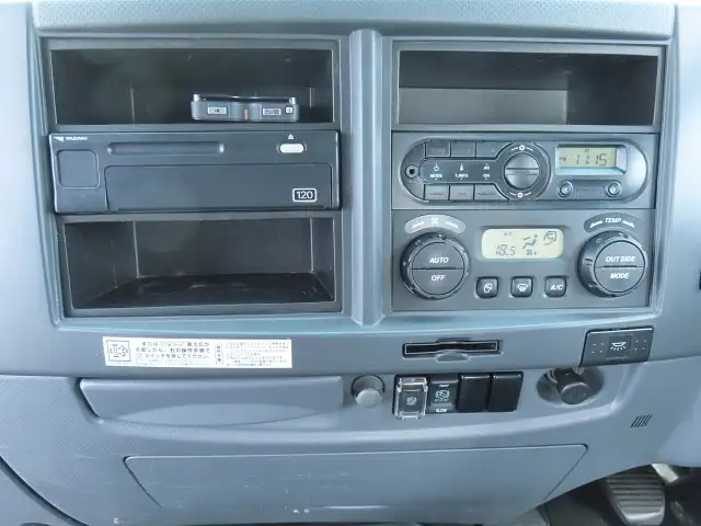 いすゞ フォワード 中型/増トン 平ボディ 床鉄板 エアサスの中古トラック画像12