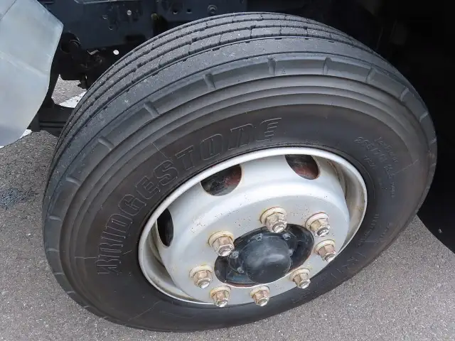 いすゞ フォワード 中型/増トン 平ボディ 床鉄板 エアサスの中古トラック画像13