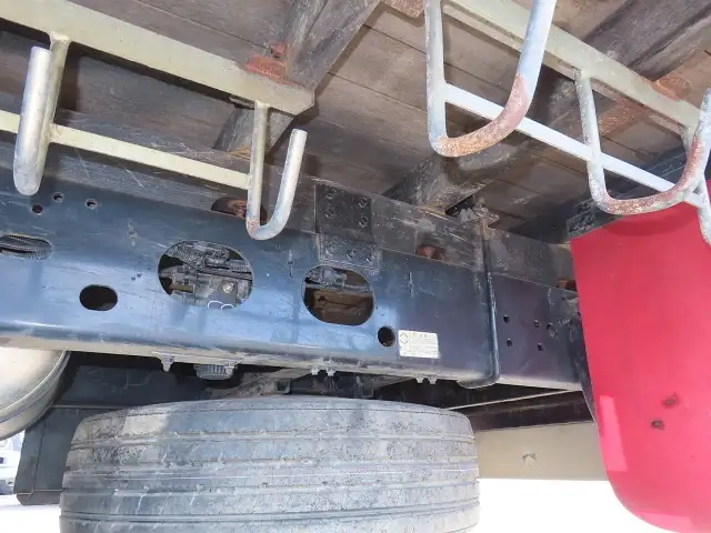 いすゞ フォワード 中型/増トン 平ボディ 床鉄板 エアサスの中古トラック画像16