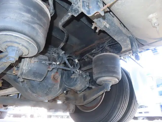 いすゞ フォワード 中型/増トン 平ボディ 床鉄板 エアサスの中古トラック画像像17