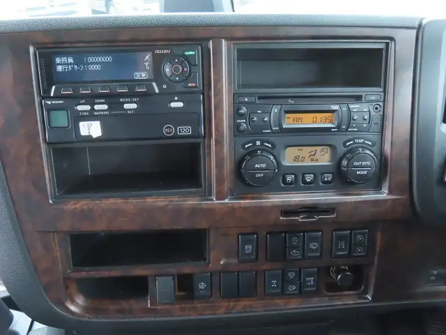 いすゞ ギガ 大型 ウイング ハイルーフ 2PG-CYY77Cの中古トラック画像14