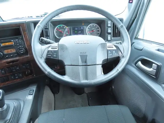 いすゞ ギガ 大型 ウイング ハイルーフ 2PG-CYY77Cの中古トラック画像13