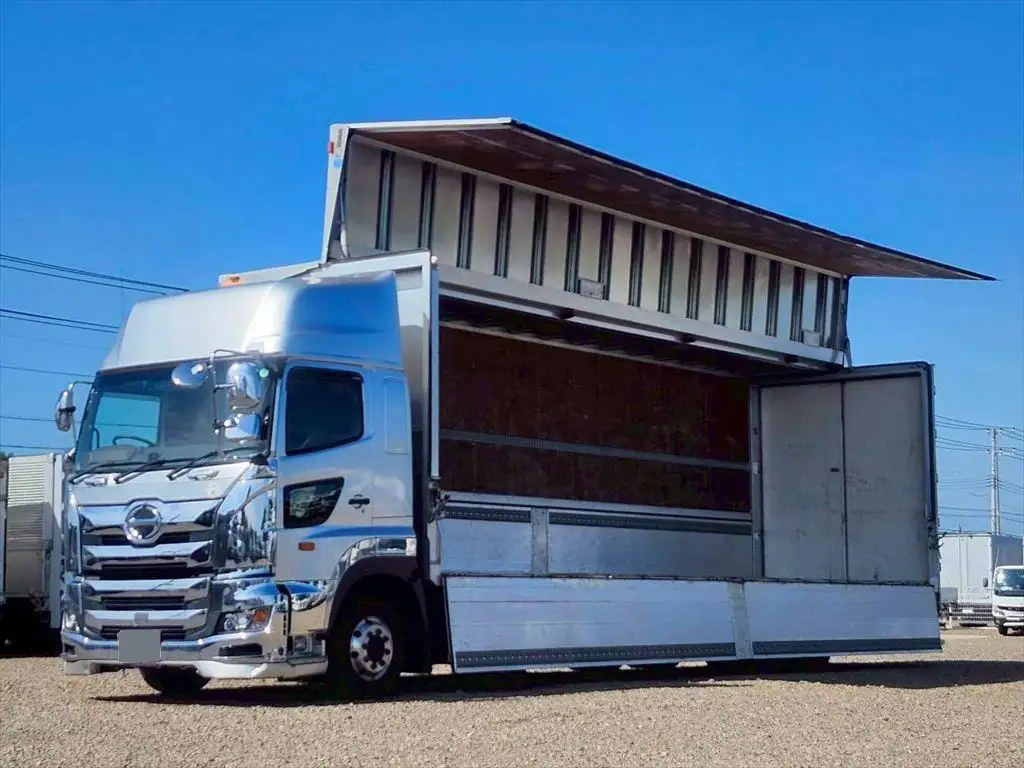 日野 プロフィア 大型 ウイング ハイルーフ 床鉄板の中古トラック画像5