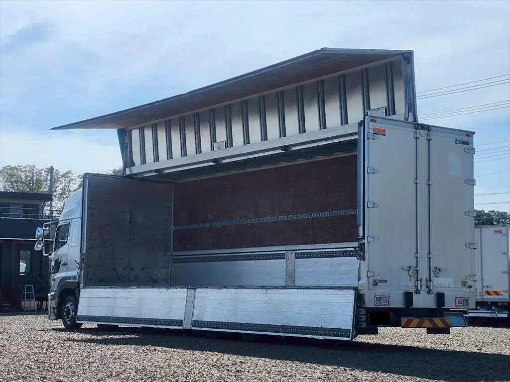 日野 プロフィア 大型 ウイング ハイルーフ 床鉄板の中古トラック画像6