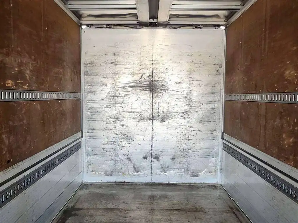 日野 プロフィア 大型 ウイング ハイルーフ 床鉄板の中古トラック画像7