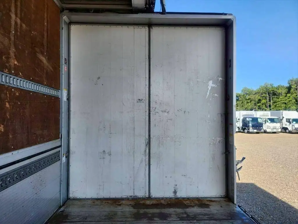 日野 プロフィア 大型 ウイング ハイルーフ 床鉄板の中古トラック画像11