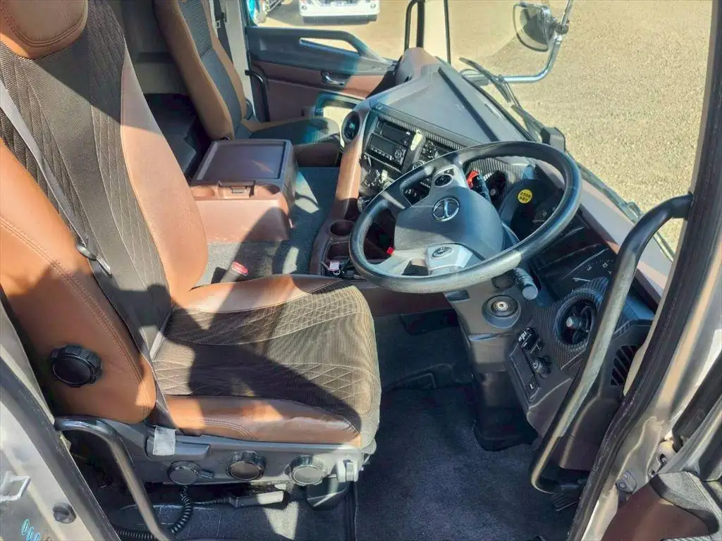 日野 プロフィア 大型 ウイング ハイルーフ 床鉄板の中古トラック画像12