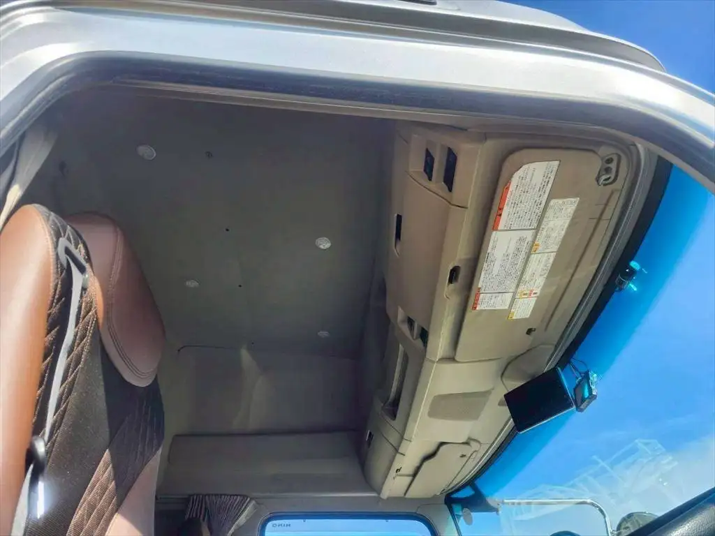 日野 プロフィア 大型 ウイング ハイルーフ 床鉄板の中古トラック画像15