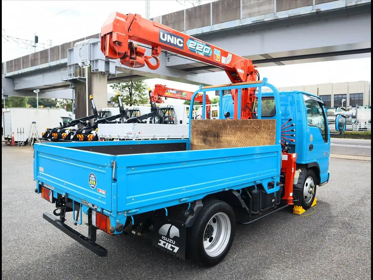 いすゞ エルフ 小型 クレーン付 3段 フックインの中古トラック画像3