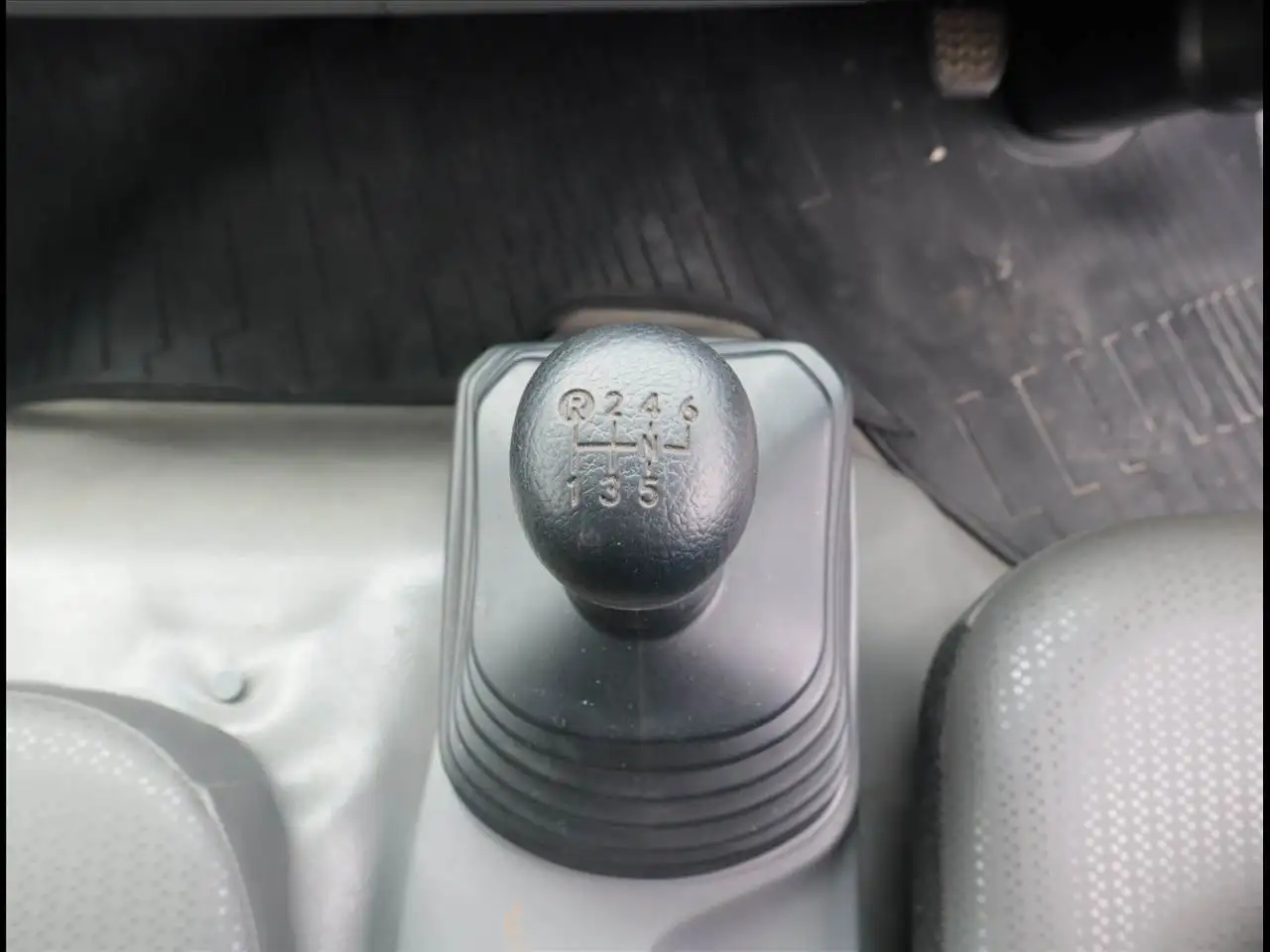 日野 デュトロ 小型 平ボディ 2RG-XZU710M R2の中古トラック画像15