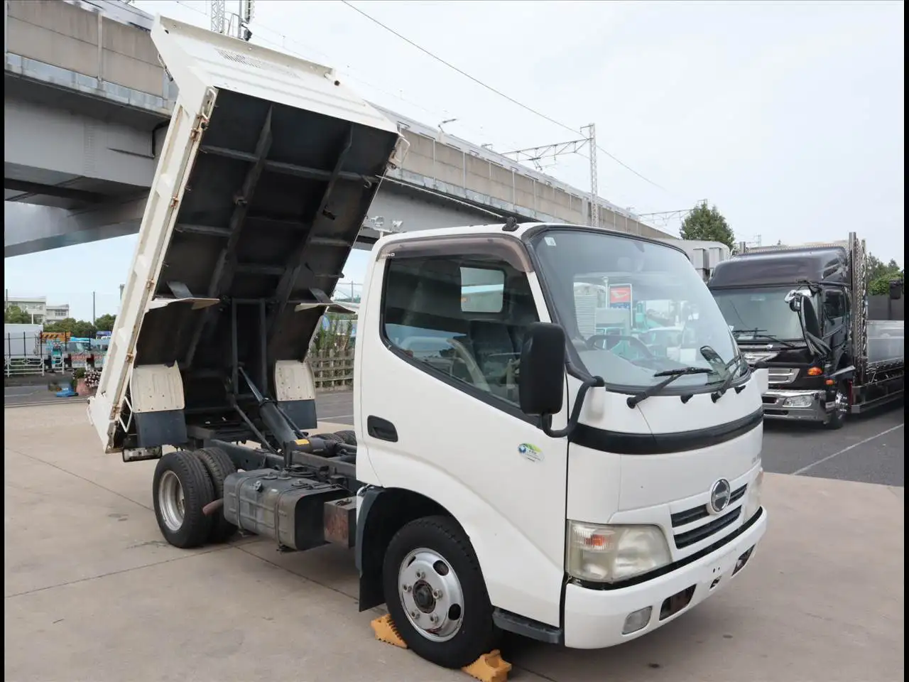 日野 デュトロ 小型 ダンプ 強化 BDG-XZU354Tの中古トラック画像2