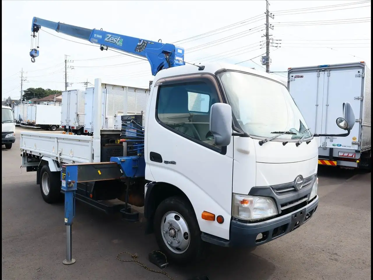 日野 デュトロ 小型 クレーン付 3段 フックインの中古トラック画像2