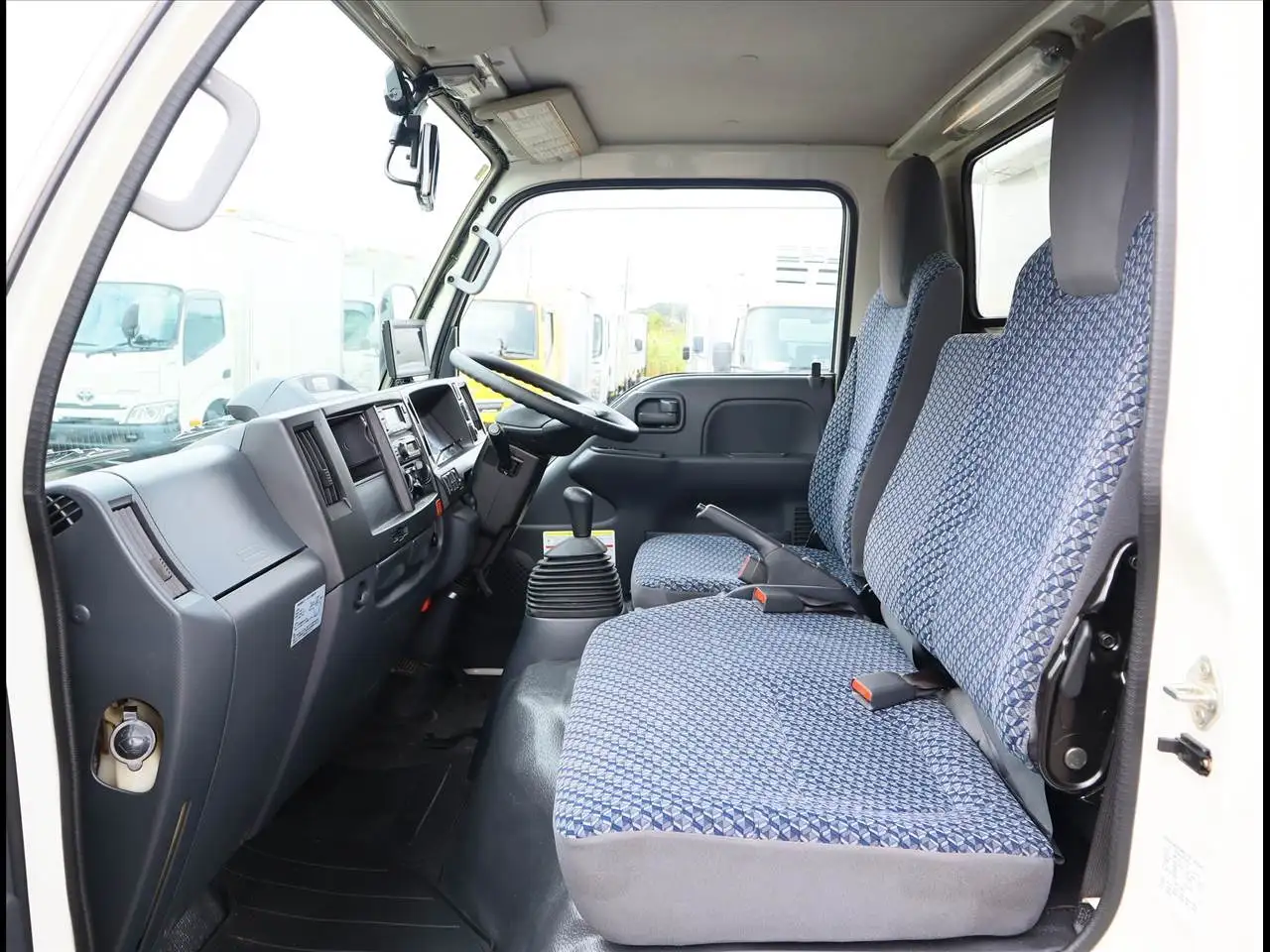 日産 アトラス 小型 冷凍冷蔵 低温 床ステンの中古トラック画像12