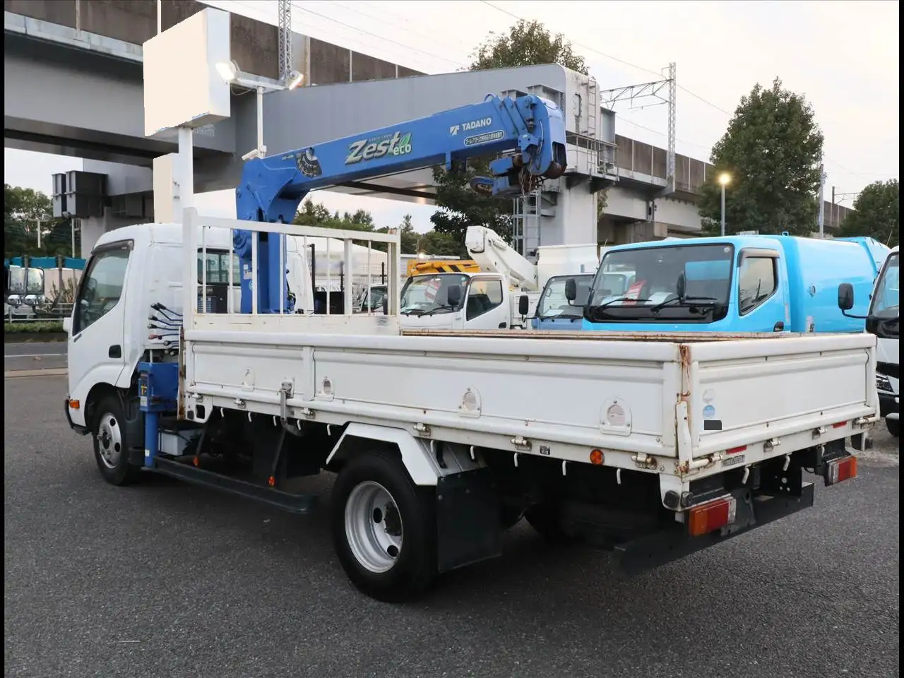 日野 デュトロ 小型 クレーン付 3段 フックインの中古トラック画像4
