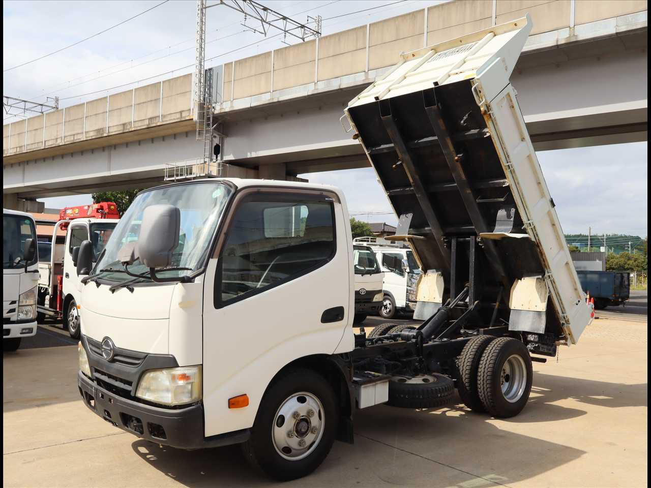 日野 デュトロ 小型 ダンプ 10尺