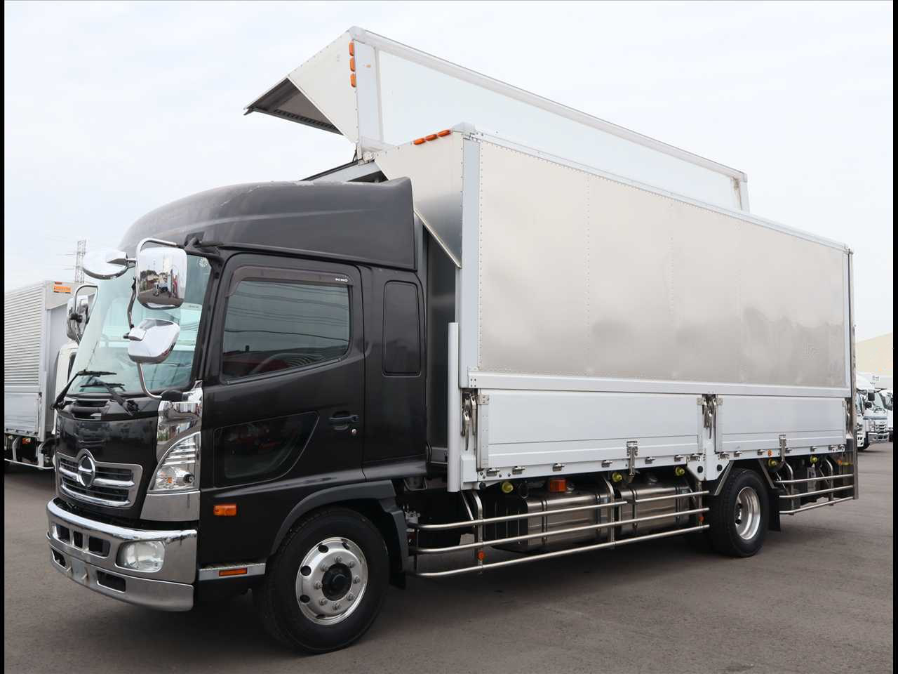 日野 レンジャー 中型/増トン ウイング 標準