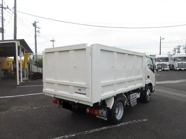 日野 デュトロ 小型 ダンプ 土砂禁 ステンレス張りの中古トラック画像3