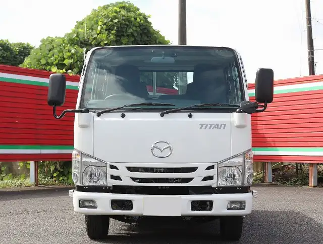 マツダ タイタン 小型 平ボディ Wキャブ TRG-LJS85Aの中古トラック画像2