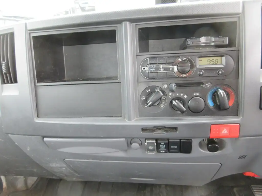 いすゞ エルフ 小型 平ボディ TPG-NLR85AR H30の中古トラック画像16
