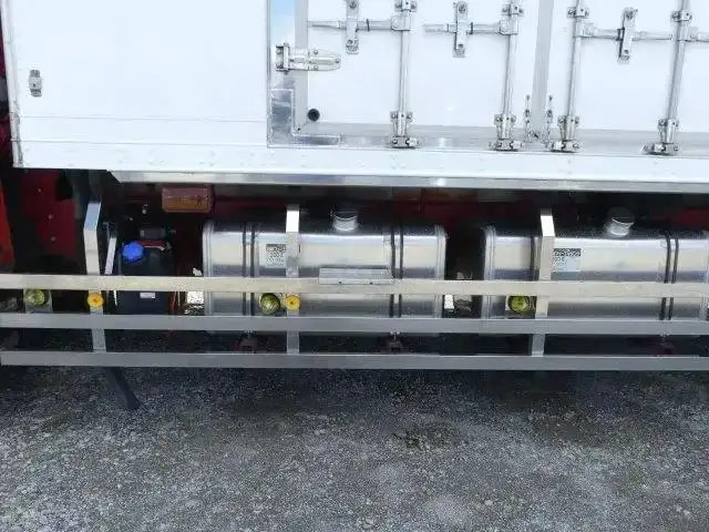 いすゞ ギガ 大型 冷凍冷蔵 低温 キーストンの中古トラック画像16