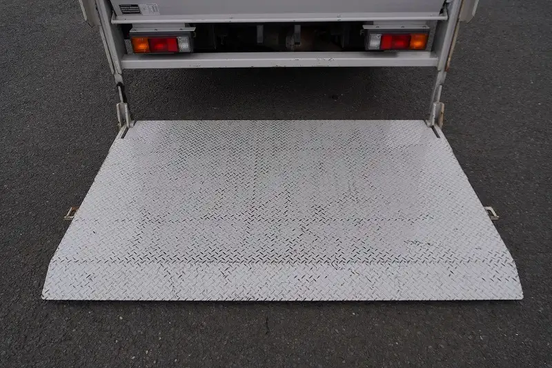 三菱 キャンター 小型 アルミバン パワーゲート サイドドアの中古トラック画像8