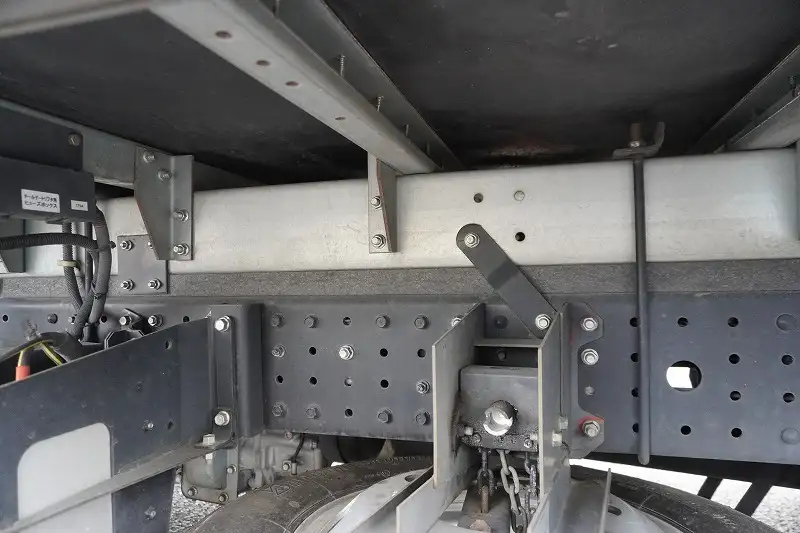 三菱 キャンター 小型 アルミバン パワーゲート サイドドアの中古トラック画像18