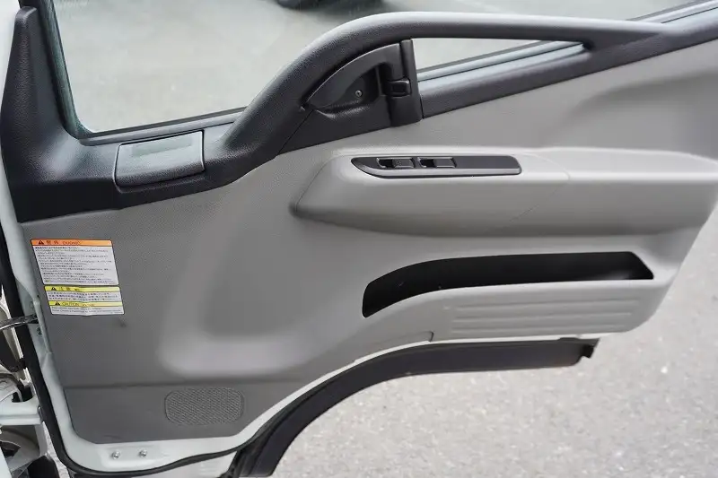 三菱 キャンター 小型 アルミバン パワーゲート サイドドアの中古トラック画像15