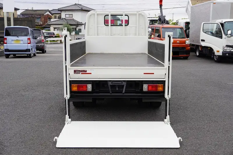 トヨタ ダイナ 小型 平ボディ パワーゲート 床鉄板の中古トラック画像4