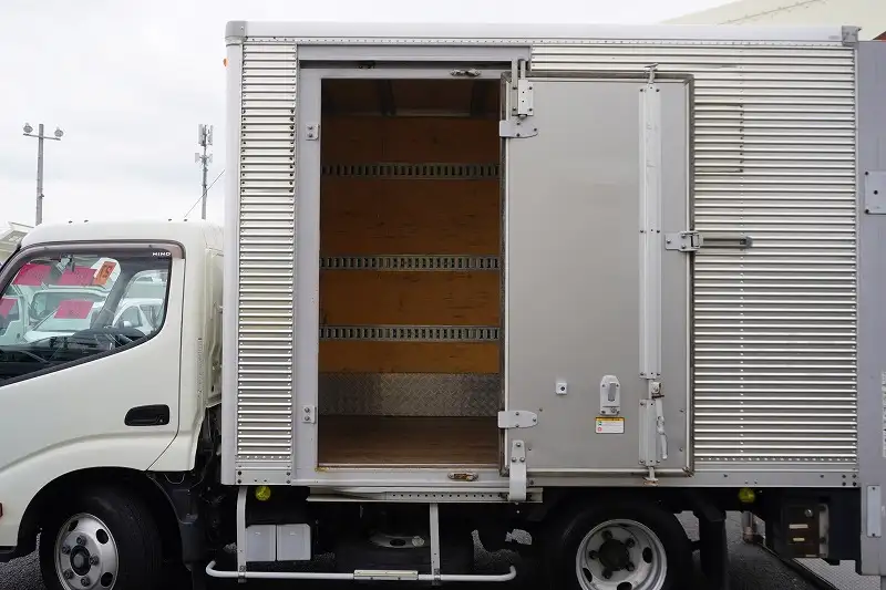 日野 デュトロ 小型 アルミバン パワーゲート サイドドアの中古トラック画像9