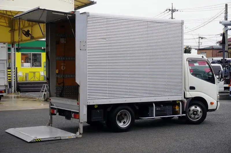 日野 デュトロ 小型 アルミバン パワーゲート サイドドアの中古トラック画像4