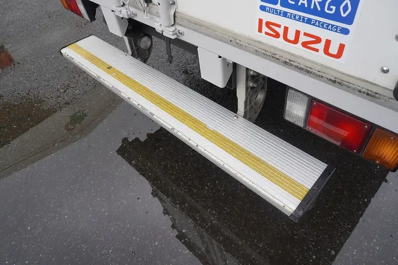 いすゞ エルフ 小型 アルミバン TRG-NLR85AN H30の中古トラック画像8